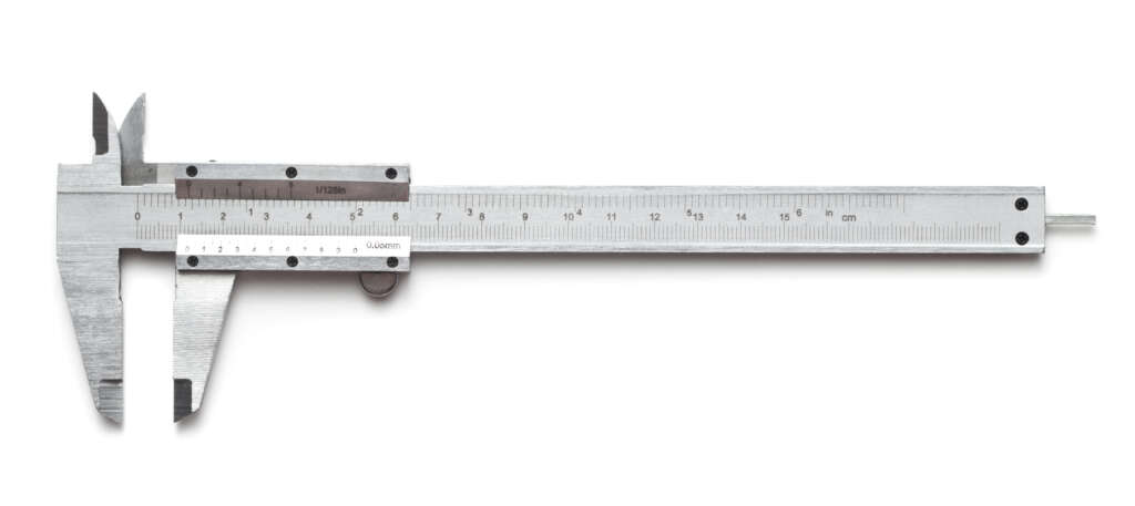 Pie de rey para medir tornillos